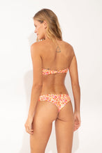 Charger l'image dans la galerie, Model Back: Rio De Sol Bas Bottom Ditsy-Butter Nice
