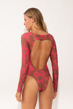 Charger l'image dans la galerie, Model Back: Wednesday In Hawaii By Rio De Sol Une Pièce Pua-Coco-Guava Surf