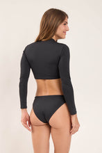 Charger l'image dans la galerie, Model Back: Wednesday In Hawaii By Rio De Sol Haut Top Lava Reef