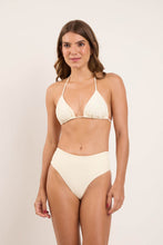 Charger l'image dans la galerie, Model Front: Rio De Sol Bas Bottom Off-White Hotpants