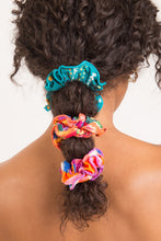 Charger l'image dans la galerie, Image 04: Rio De Sol Chouchou Rain Scrunchie