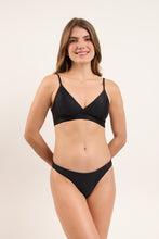 Charger l'image dans la galerie, Model Front: Rio De Sol Haut Top Touch-Black Paola