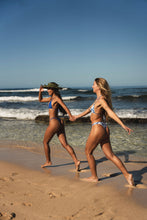 Charger l'image dans la galerie, Image 11: Wednesday In Hawaii By Rio De Sol Haut Top Pacifica Ana