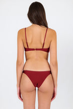 Charger l'image dans la galerie, Model Back: Rio De Sol Haut Top Shimmer-Divino Bandeau-Knot
