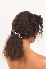 Charger l'image dans la galerie, Model Front: Rio De Sol Chouchou Pottery Scrunchie
