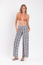 Charger l'image dans la galerie, Model Front: Rio De Sol Pantalon De Plage Ikat Wide Pants
