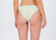 Charger l'image dans la galerie, Model Back: Rio De Sol Bas Bottom Off-White Essential-Comfy
