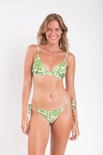 Charger l'image dans la galerie, Model Front: Rio De Sol Bas Bottom Flow Lacinho
