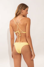 Charger l'image dans la galerie, Model Back: Rio De Sol Haut Top Drift-Butterglow Juliette-Tie
