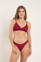 Charger l'image dans la galerie, Model Front: Rio De Sol Bas Bottom Touch-Carmim Essential
