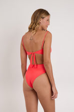 Charger l'image dans la galerie, Model Back: Rio De Sol Ensemble Set Malibu-Folia Bandeau-Iris Highwaist-Spin-Iris
