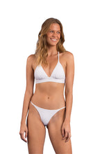 Charger l'image dans la galerie, Model Front: Rio De Sol Haut Top Bora-White Tri-Cos
