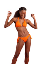 Charger l'image dans la galerie, Model Front: Rio De Sol Bas Bottom Dots-Orange Italy
