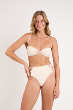 Charger l'image dans la galerie, Model Front: Rio De Sol Haut Top Malibu-Natural Bandeau-Iris
