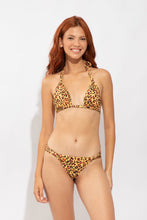 Charger l'image dans la galerie, Model Front: Rio De Sol Haut Top Yellow-Feline Mel
