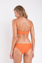 Charger l'image dans la galerie, Model Back: Rio De Sol Ensemble Set Ocre Bandeau-Reto Madrid
