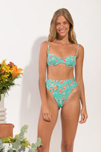 Charger l'image dans la galerie, Model Front: Rio De Sol Ensemble Set Botanic Balconet Hotpant-Cos
