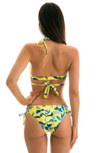 Charger l'image dans la galerie, Model Back: Rio De Sol Ensemble Lemon Flower Transpassado
