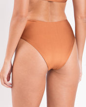 Charger l&#39;image dans la galerie, Bottom Nocciola Hotpants
