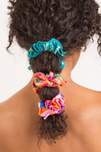 Charger l&#39;image dans la galerie, Love-Trip Scrunchie
