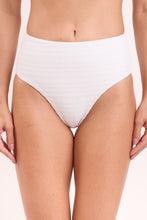 Charger l&#39;image dans la galerie, Gallery: Rio De Sol Bas Bottom Memphis-White Hotpants
