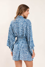 Charger l&#39;image dans la galerie, Model Back: Rio De Sol Robe De Plage Chuva Kimono
