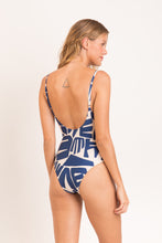 Charger l&#39;image dans la galerie, Model Back: Rio De Sol Une Pièce Pottery Hype
