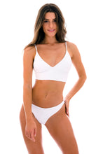 Charger l&#39;image dans la galerie, Model Front: Rio De Sol Ensemble Set Cotele-Branco Tri-Tank Comfy
