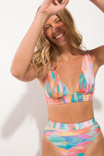 Charger l&#39;image dans la galerie, Image 04: Rio De Sol Ensemble Set River Halter-Cos Hotpant-Cos
