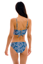 Charger l&#39;image dans la galerie, Model Back: Rio De Sol Haut Top Palms-Blue Balconet-Anna
