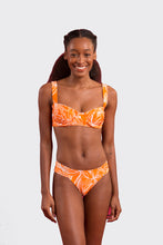 Charger l&#39;image dans la galerie, Model Front: Rio De Sol Haut Top Trail-Orange Amelia
