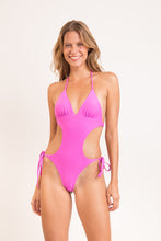 Charger l&#39;image dans la galerie, Model Front: Rio De Sol Une Pièce Vita-Pink Trikini-Comfy
